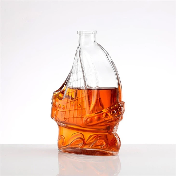 Projekt Butelka we formie łodzi 700 ML